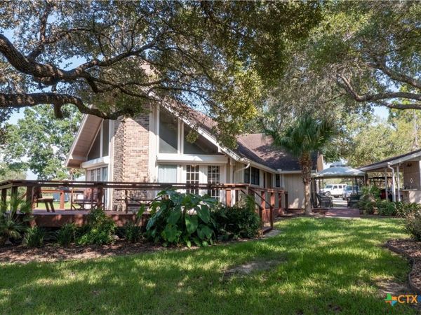 43 Twin Lakes Circle, Victoria, TX 77905