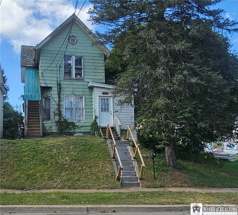 541 Crescent Street, Jamestown, NY 14701 Main Photo