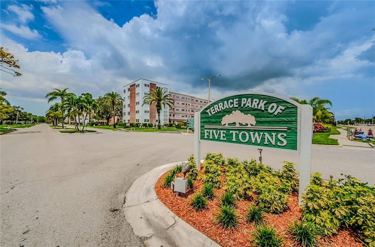 5660 80th Street N, Unit A303, Saint Petersburg, FL 33709 Main Photo