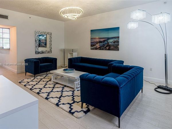 2069 S Ocean Dr, Unit TH16, Hallandale Beach, FL 33009