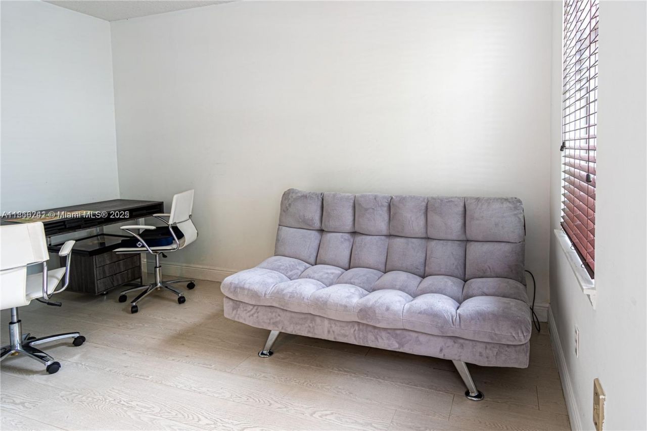 2069 S Ocean Dr, Unit TH16, Hallandale Beach, FL 33009 Photo