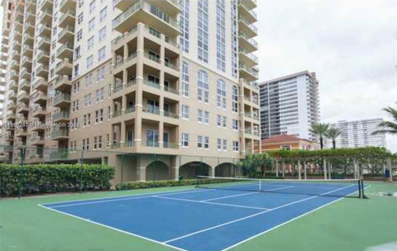 2069 S Ocean Dr, Unit TH16, Hallandale Beach, FL 33009 Photo
