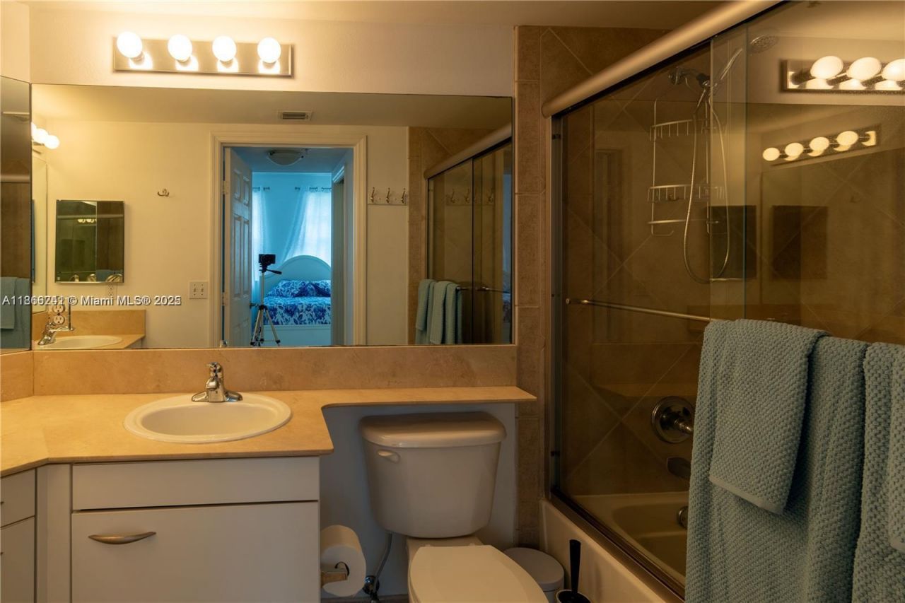 2069 S Ocean Dr, Unit TH16, Hallandale Beach, FL 33009 Photo