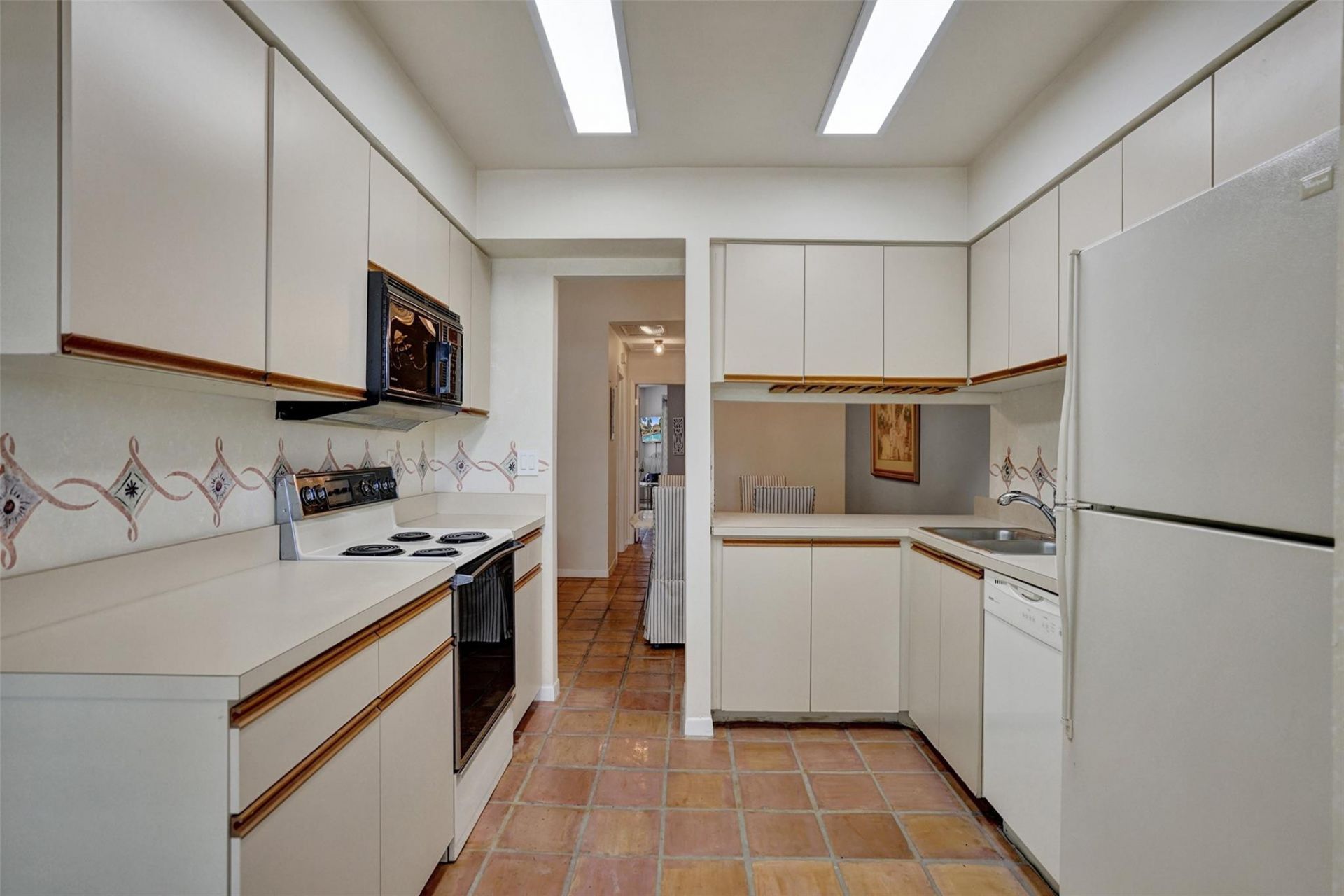 2121 S Ocean Boulevard, Unit 805, Lauderdale by the Sea, FL 33062 Photo