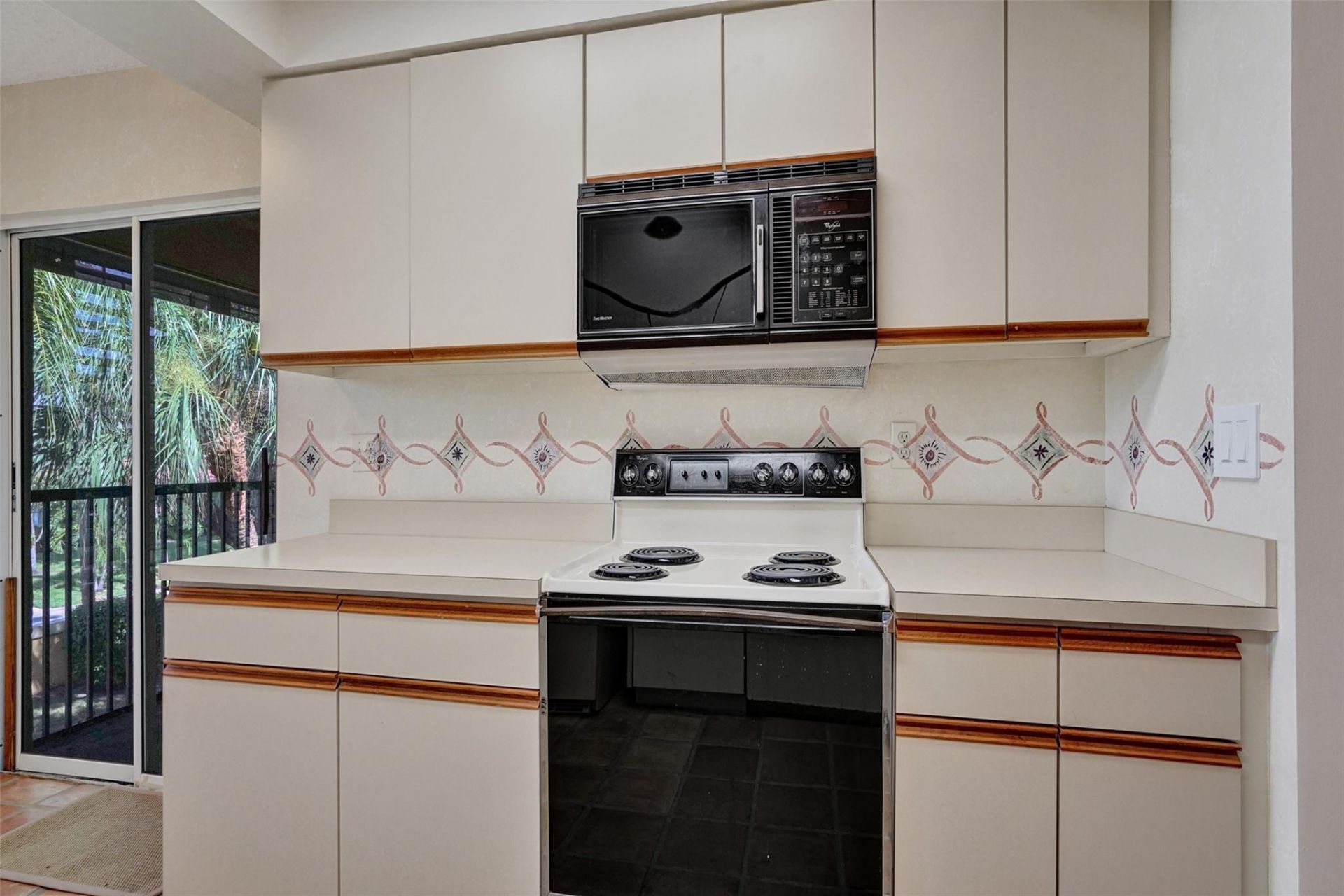 2121 S Ocean Boulevard, Unit 805, Lauderdale by the Sea, FL 33062 Photo