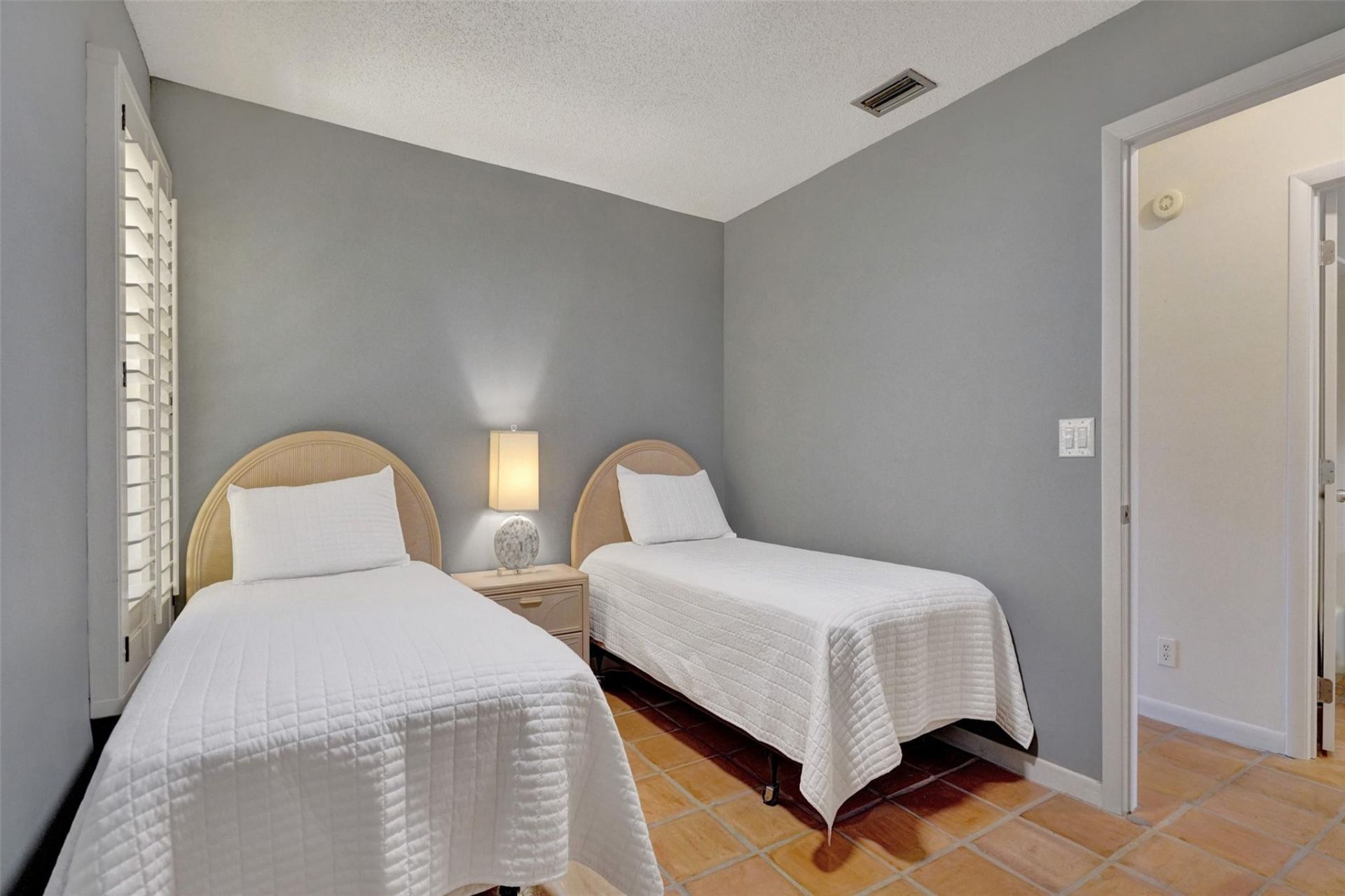 2121 S Ocean Boulevard, Unit 805, Lauderdale by the Sea, FL 33062 Photo