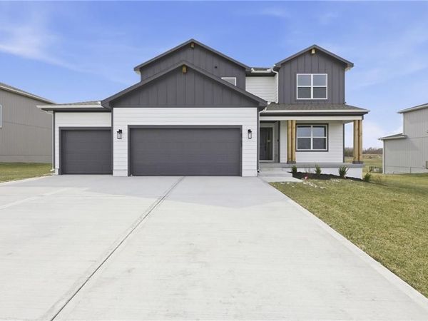 18703 W 193rd Street, Spring Hill, KS 66083