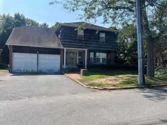 8 Ventana Court Lawrence, NY 11559