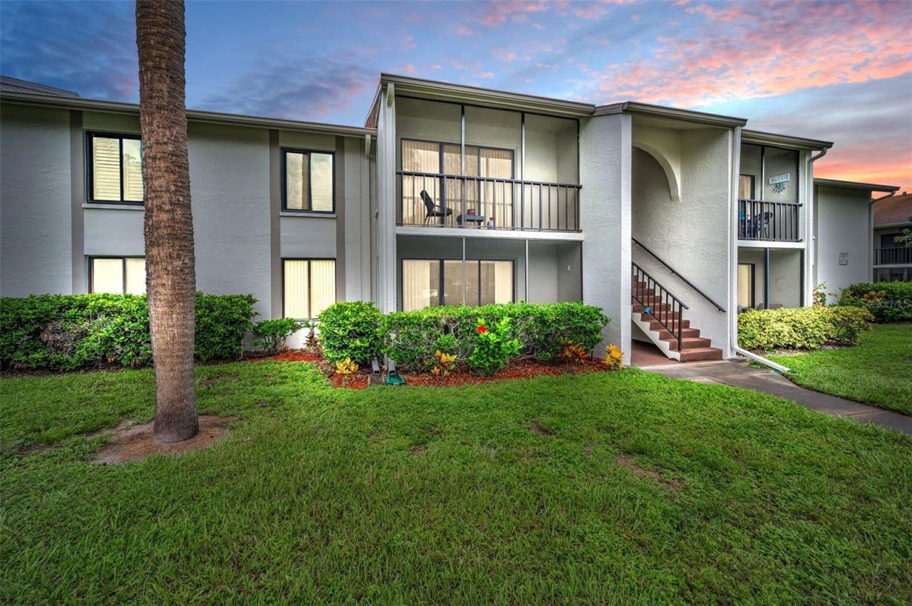2687 Pine Ridge Way S, Unit E1, Palm Harbor, FL 34684 Main Photo