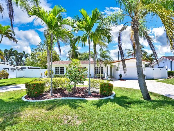 904 SE 12th Street, Deerfield Beach, FL 33441