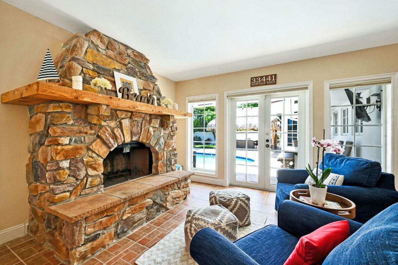 904 SE 12th Street, Deerfield Beach, FL 33441 Photo