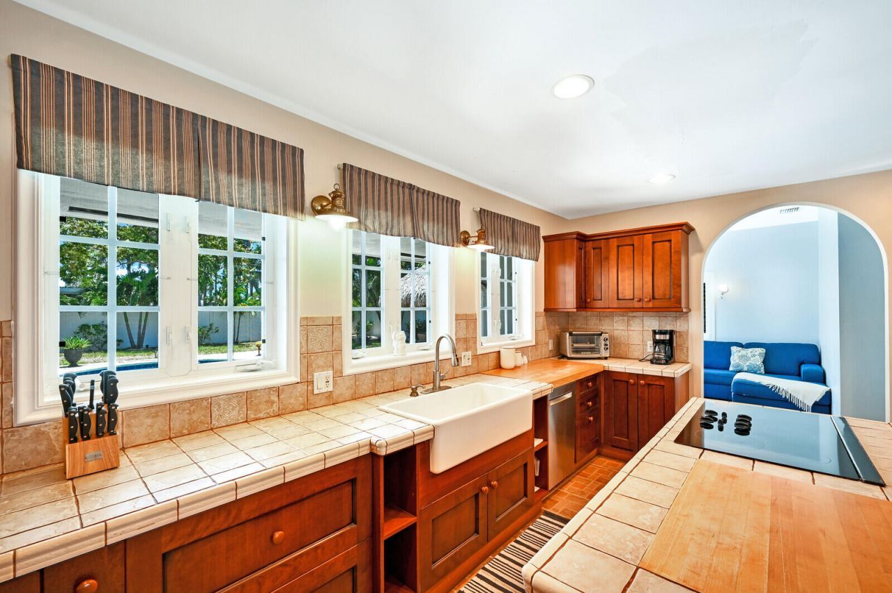 904 SE 12th Street, Deerfield Beach, FL 33441 Photo