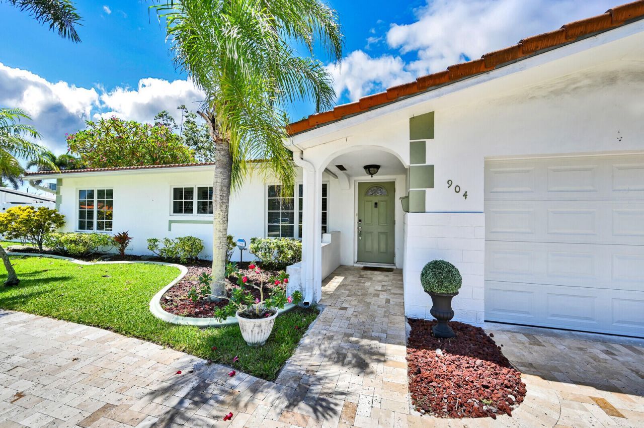 904 SE 12th Street, Deerfield Beach, FL 33441 Photo