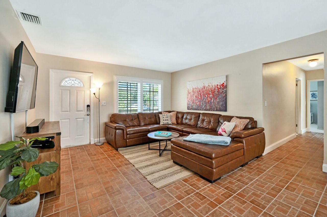 904 SE 12th Street, Deerfield Beach, FL 33441 Photo