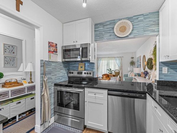 2855 S Garden Drive, Unit 211, Lake Worth, FL 33461