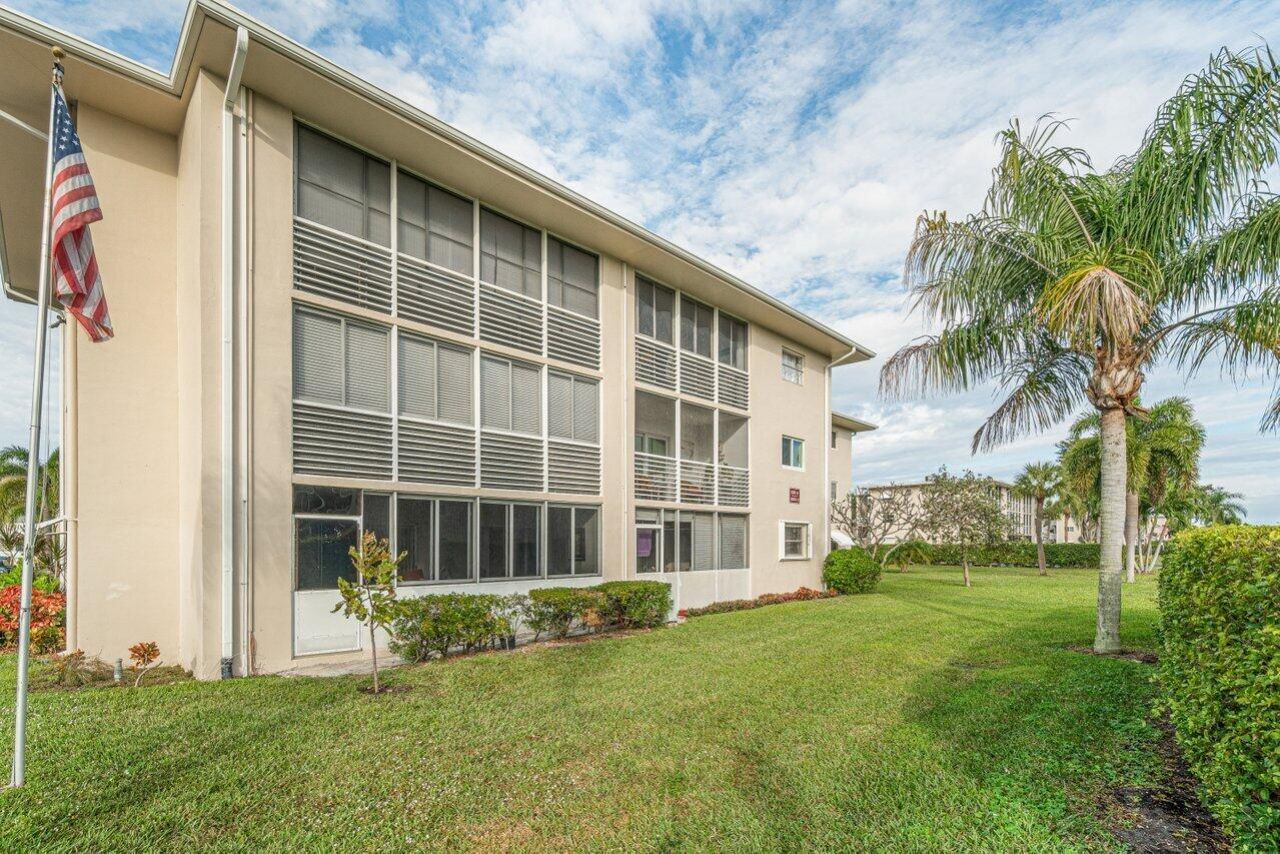 2855 S Garden Drive, Unit 211, Lake Worth, FL 33461 Photo