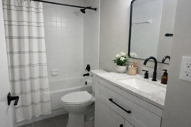 3138 Via Poinciana, Unit 417, Lake Worth, FL 33467 Photo