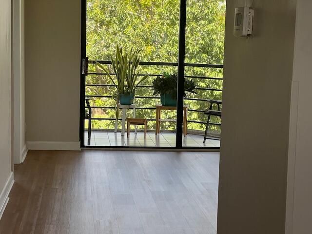 3138 Via Poinciana, Unit 417, Lake Worth, FL 33467 Photo