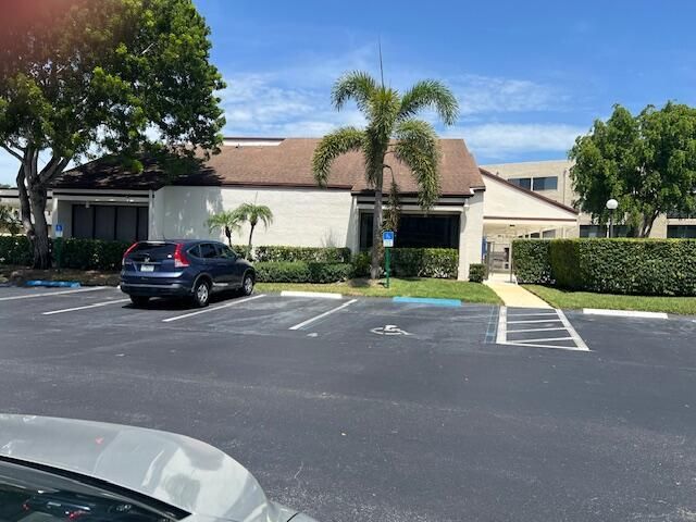 3138 Via Poinciana, Unit 417, Lake Worth, FL 33467 Photo