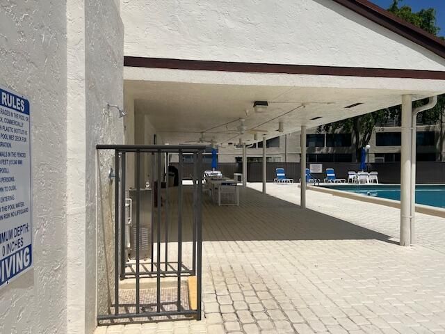 3138 Via Poinciana, Unit 417, Lake Worth, FL 33467 Photo