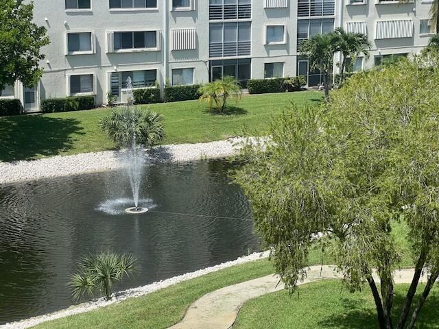 3138 Via Poinciana, Unit 417, Lake Worth, FL 33467 Photo