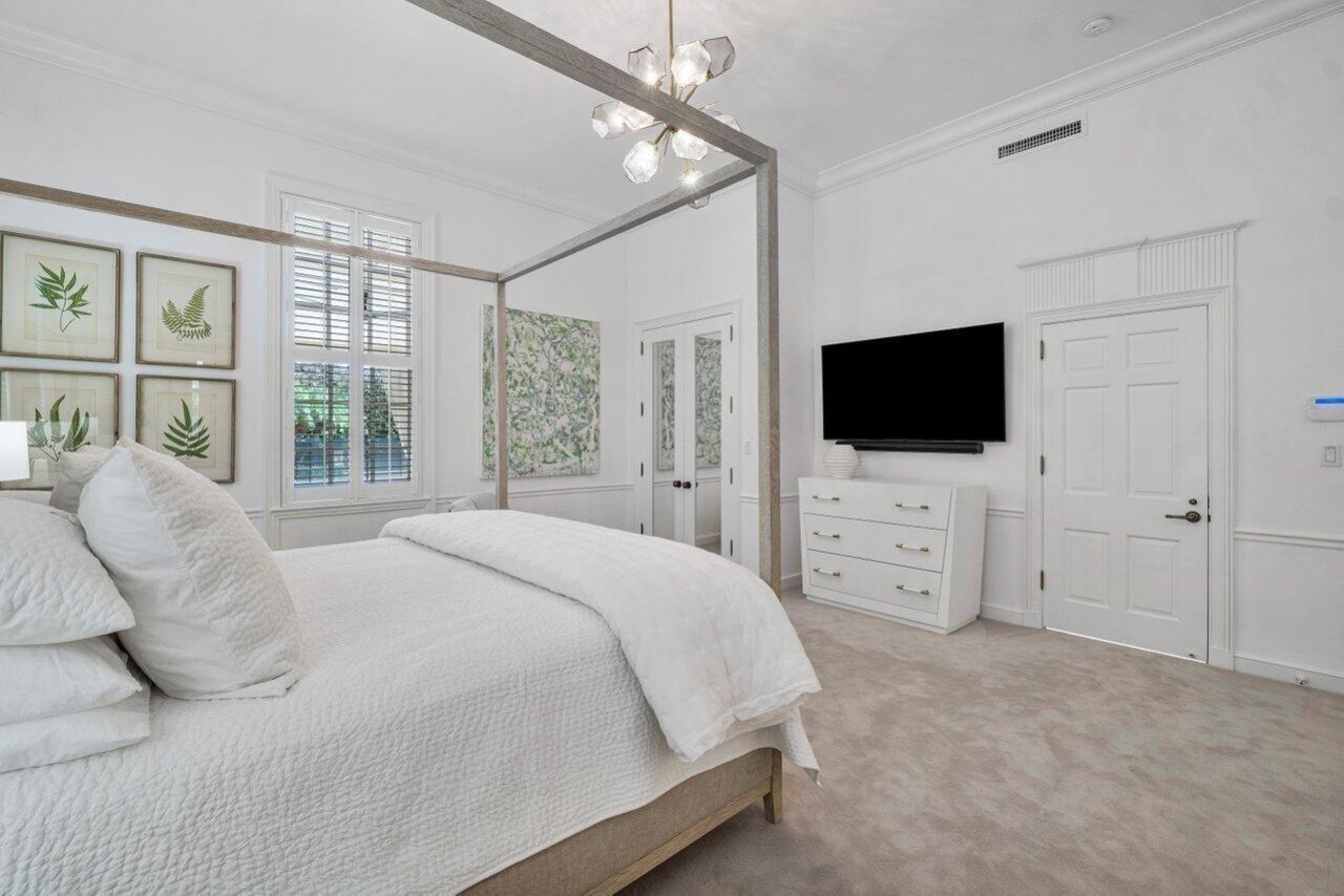 100 Regents Park Road, Palm Beach, FL 33480 Photo