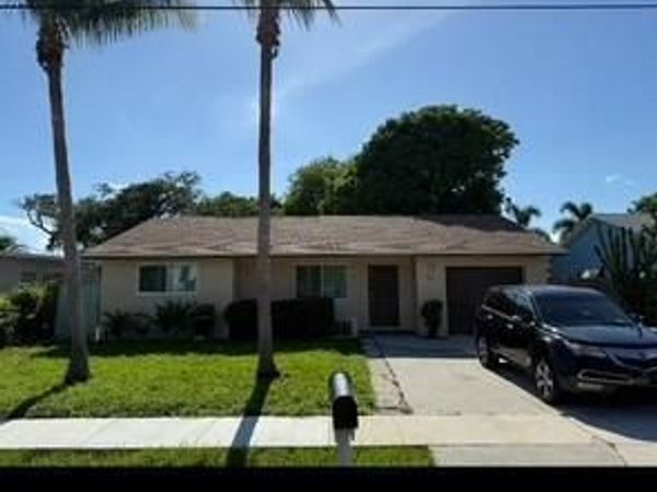 805 SE 3rd Street, Boynton Beach, FL 33435