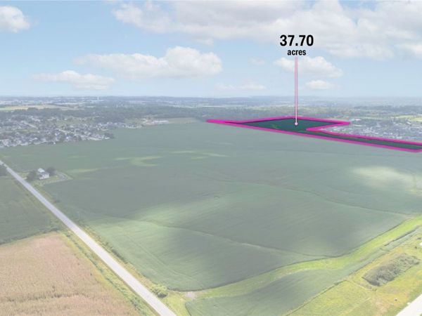 28.72 Acres N Center Point Rd , Robins, IA 52328