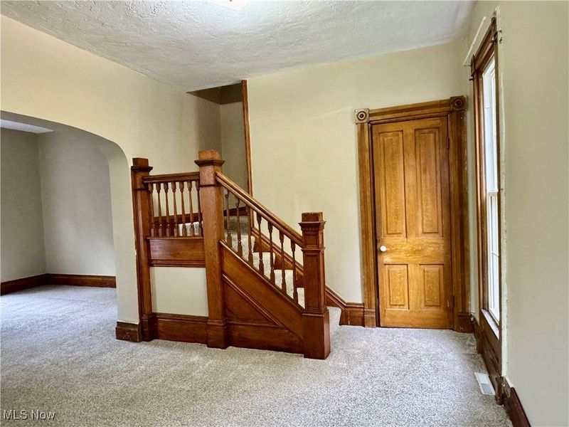 420 East Avenue, Elyria, OH 44035 Photo 4