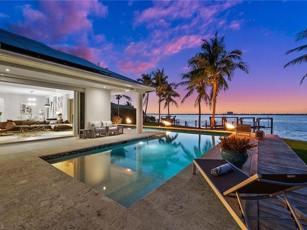 5625 Riverside DR, CAPE CORAL, FL 33904