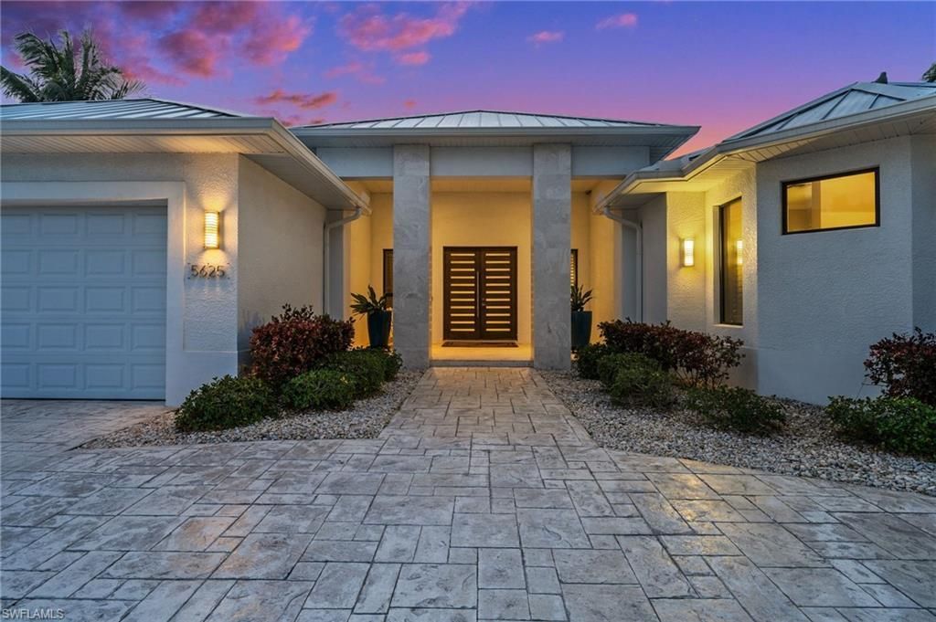 5625 Riverside Dr, Cape Coral, FL 33904 Photo