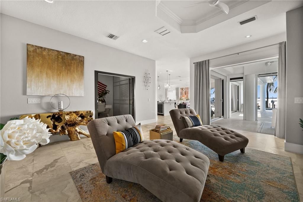 5625 Riverside Dr, Cape Coral, FL 33904 Photo