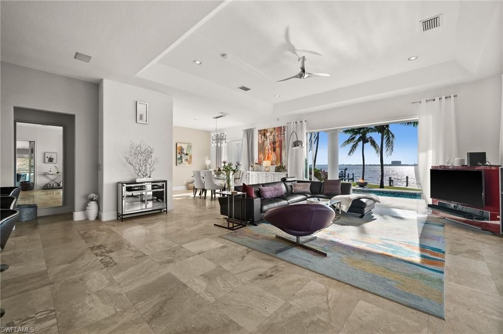 5625 Riverside Dr, Cape Coral, FL 33904 Photo