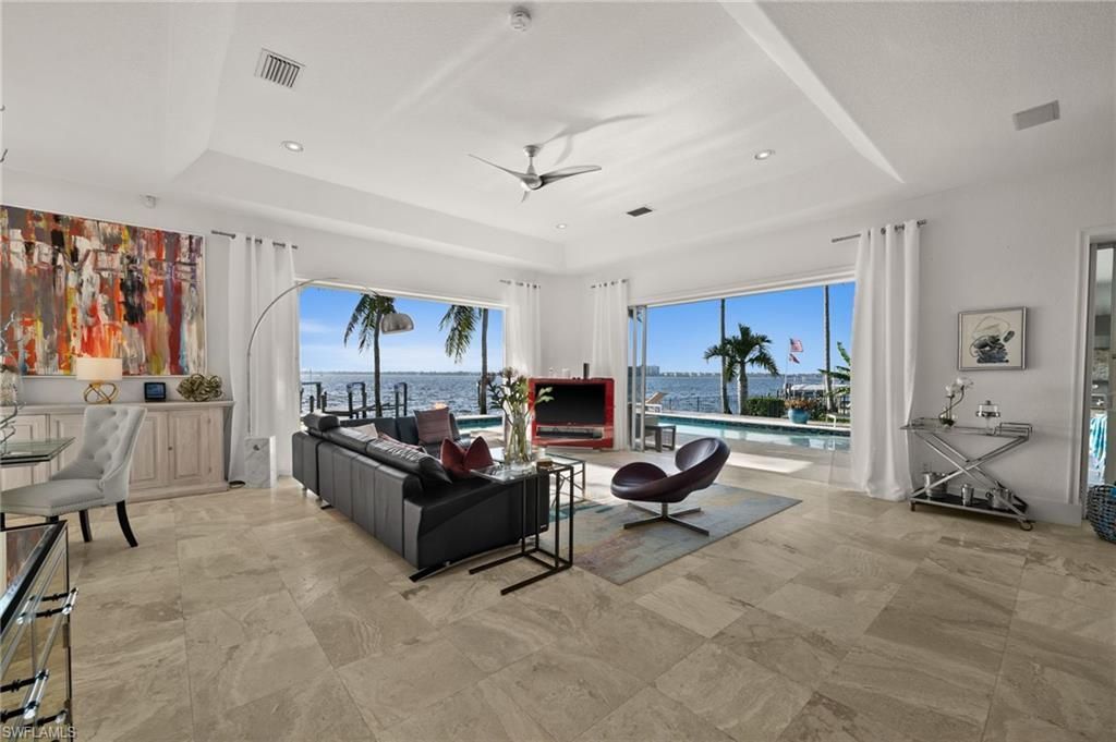 5625 Riverside Dr, Cape Coral, FL 33904 Photo