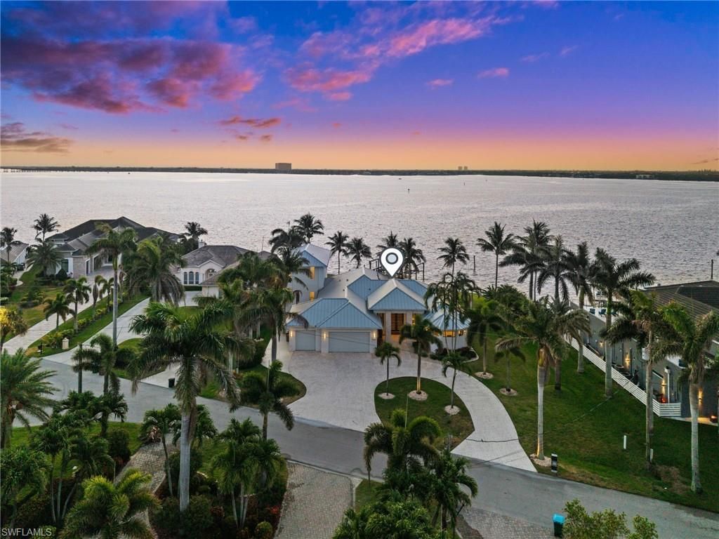 5625 Riverside Dr, Cape Coral, FL 33904 Photo