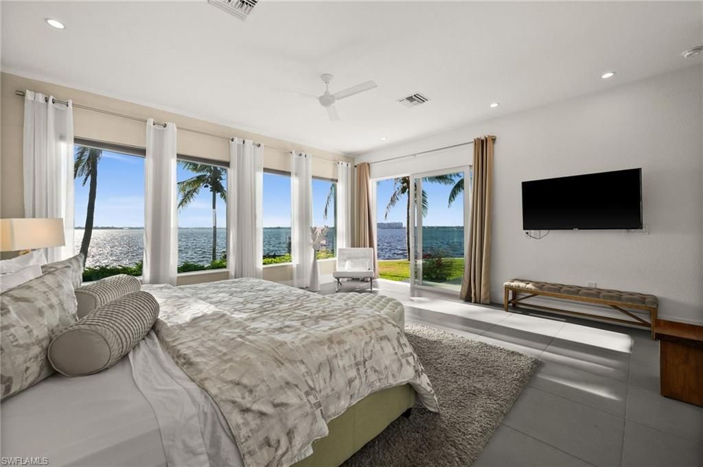 5625 Riverside Dr, Cape Coral, FL 33904 Photo