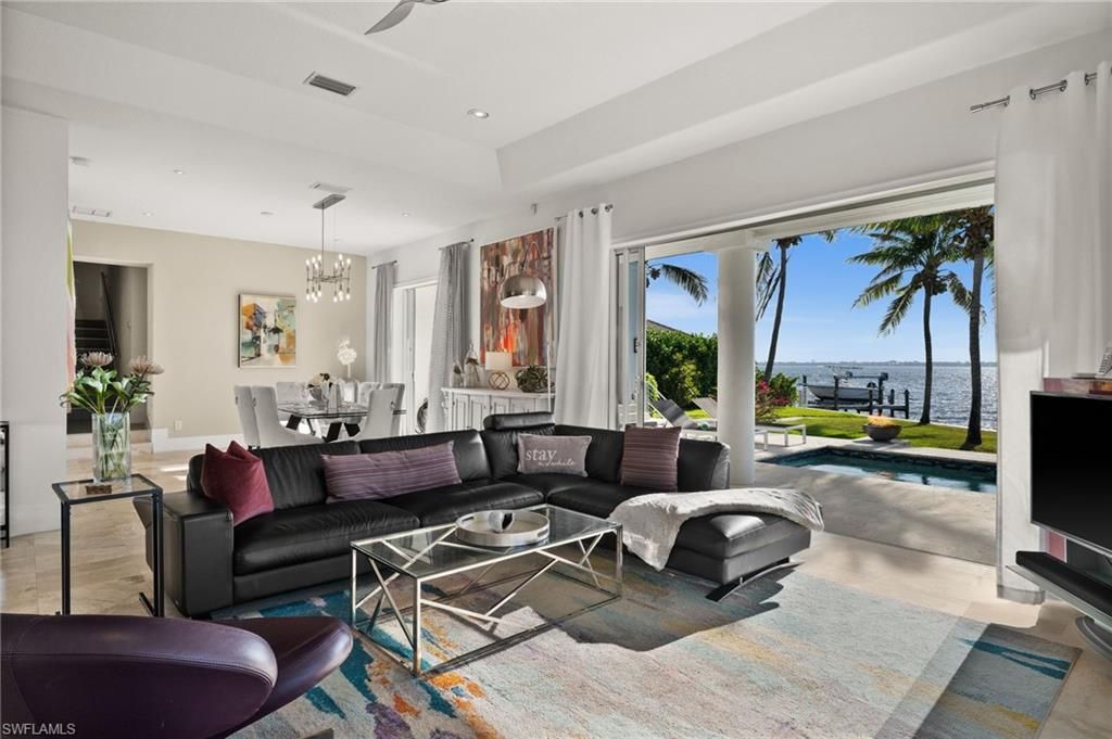 5625 Riverside Dr, Cape Coral, FL 33904 Photo