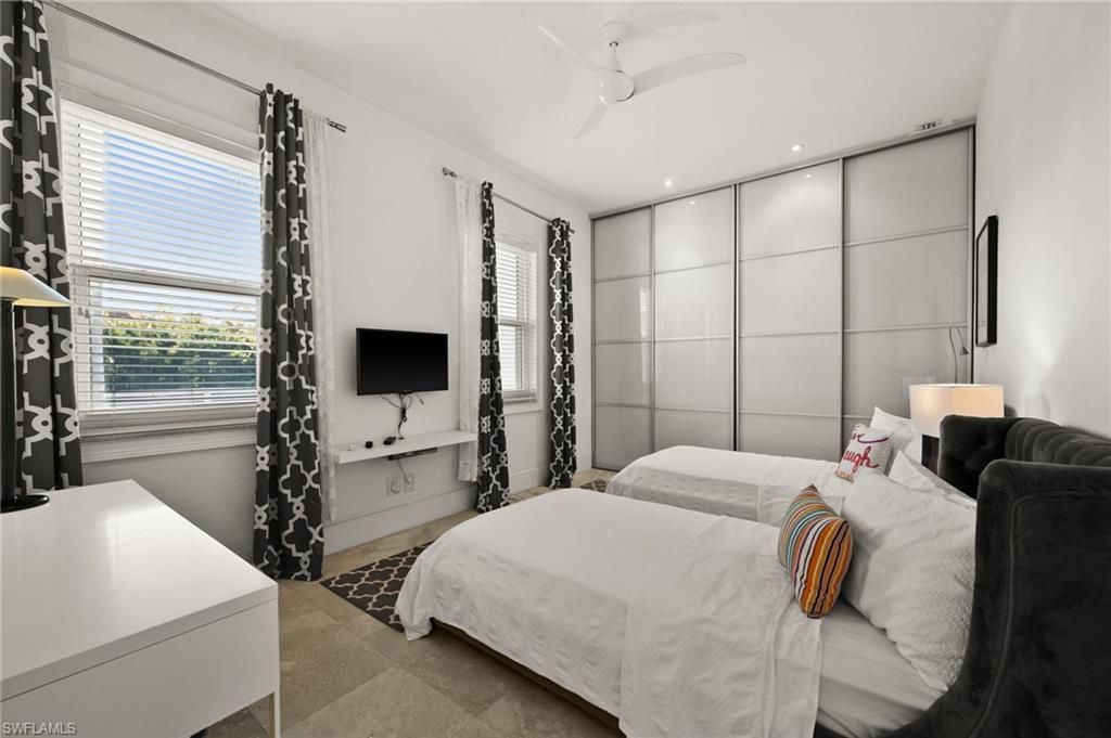 5625 Riverside Dr, Cape Coral, FL 33904 Photo