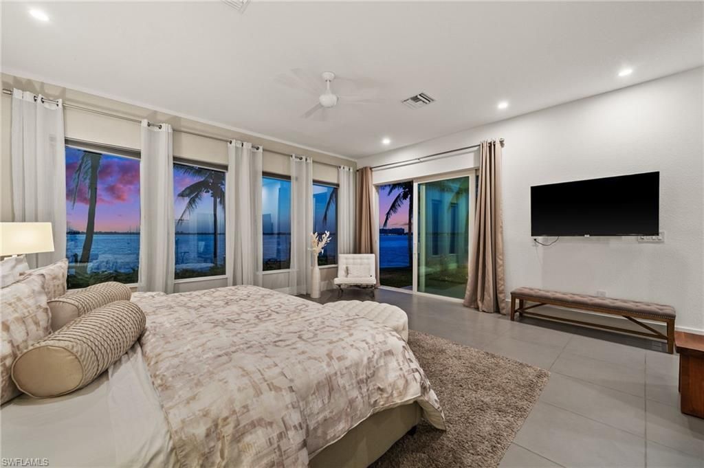 5625 Riverside Dr, Cape Coral, FL 33904 Photo