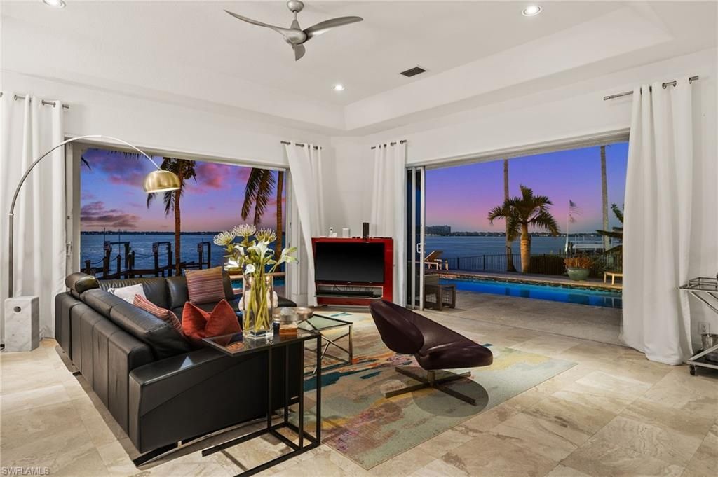 5625 Riverside Dr, Cape Coral, FL 33904 Photo