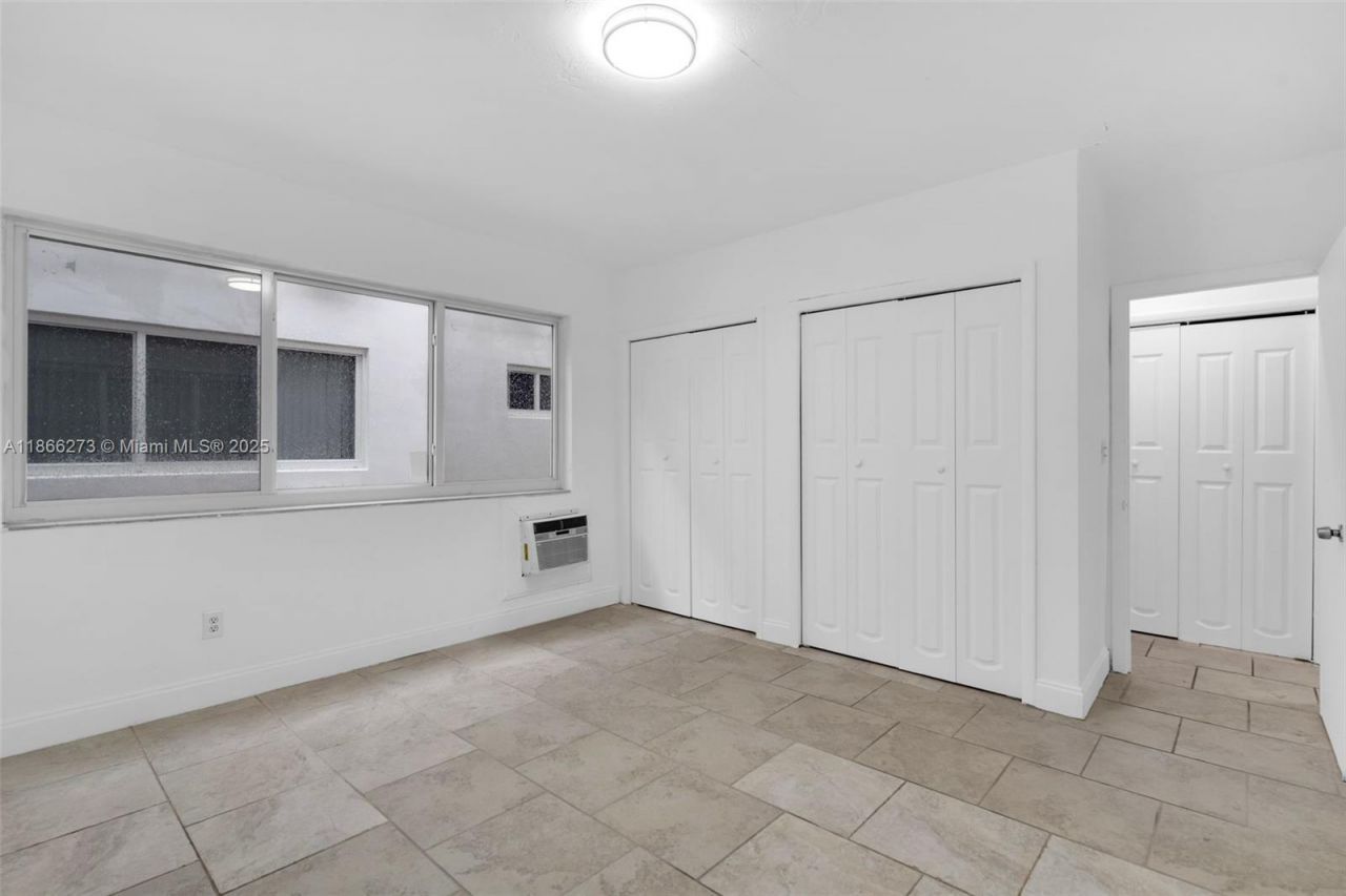 7424 Byron Ave, Unit 2B, Miami Beach, FL 33141 Photo