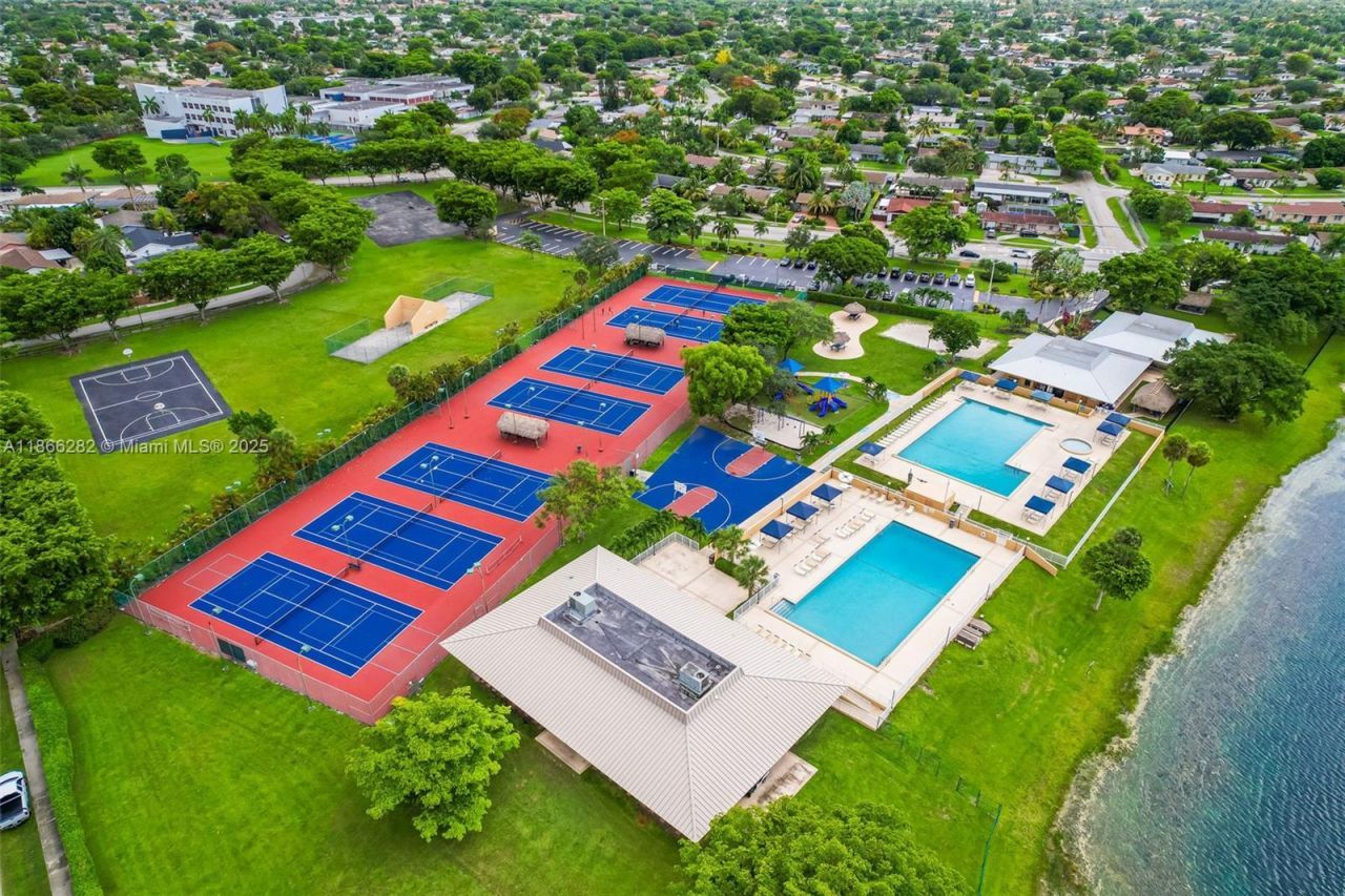 13231 SW 86th St, Miami, FL 33183 Photo