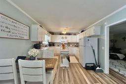 520 & 526 Boundary Ave. photo 4