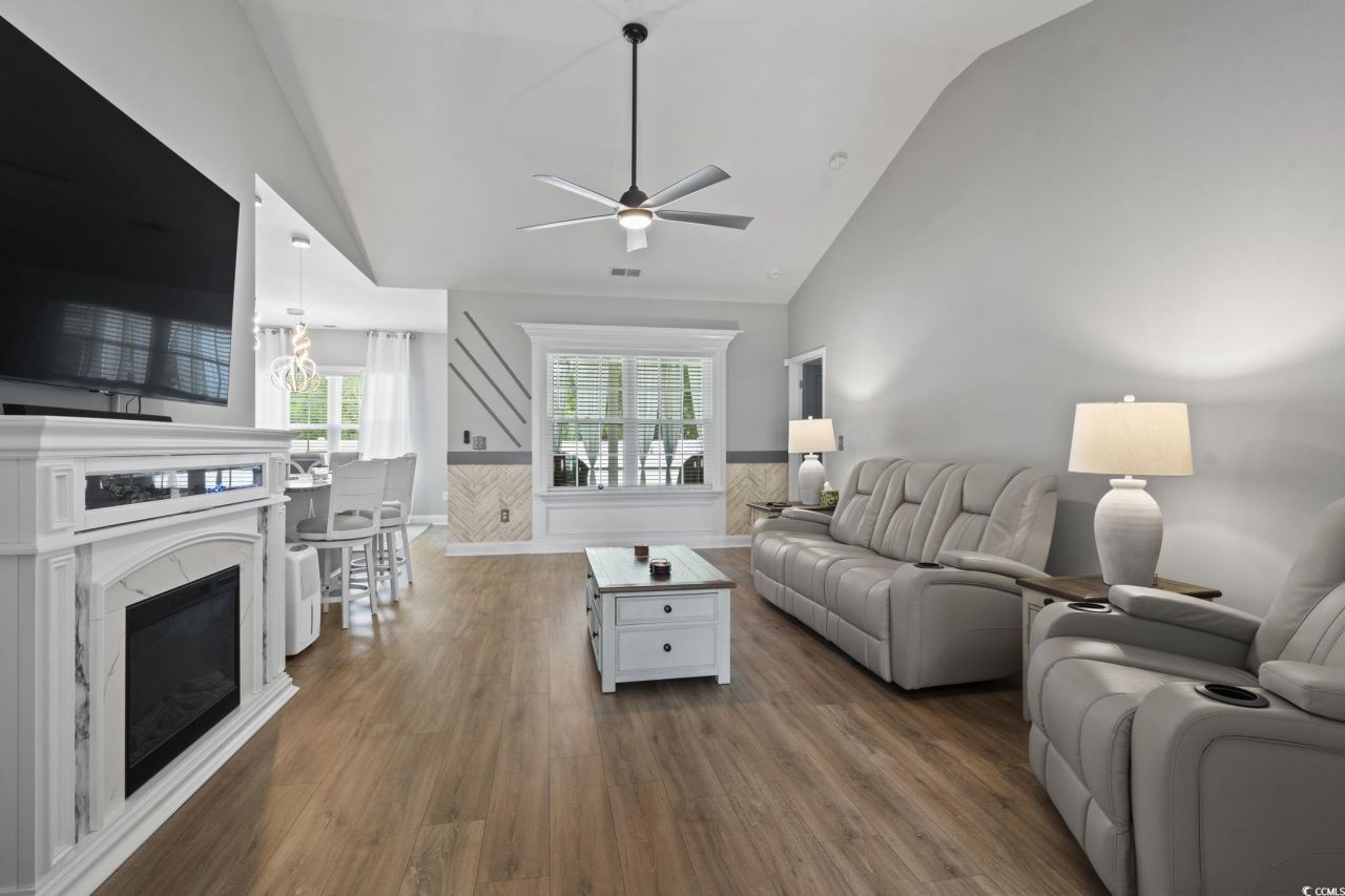 804 Twickenham Loop Photo 7