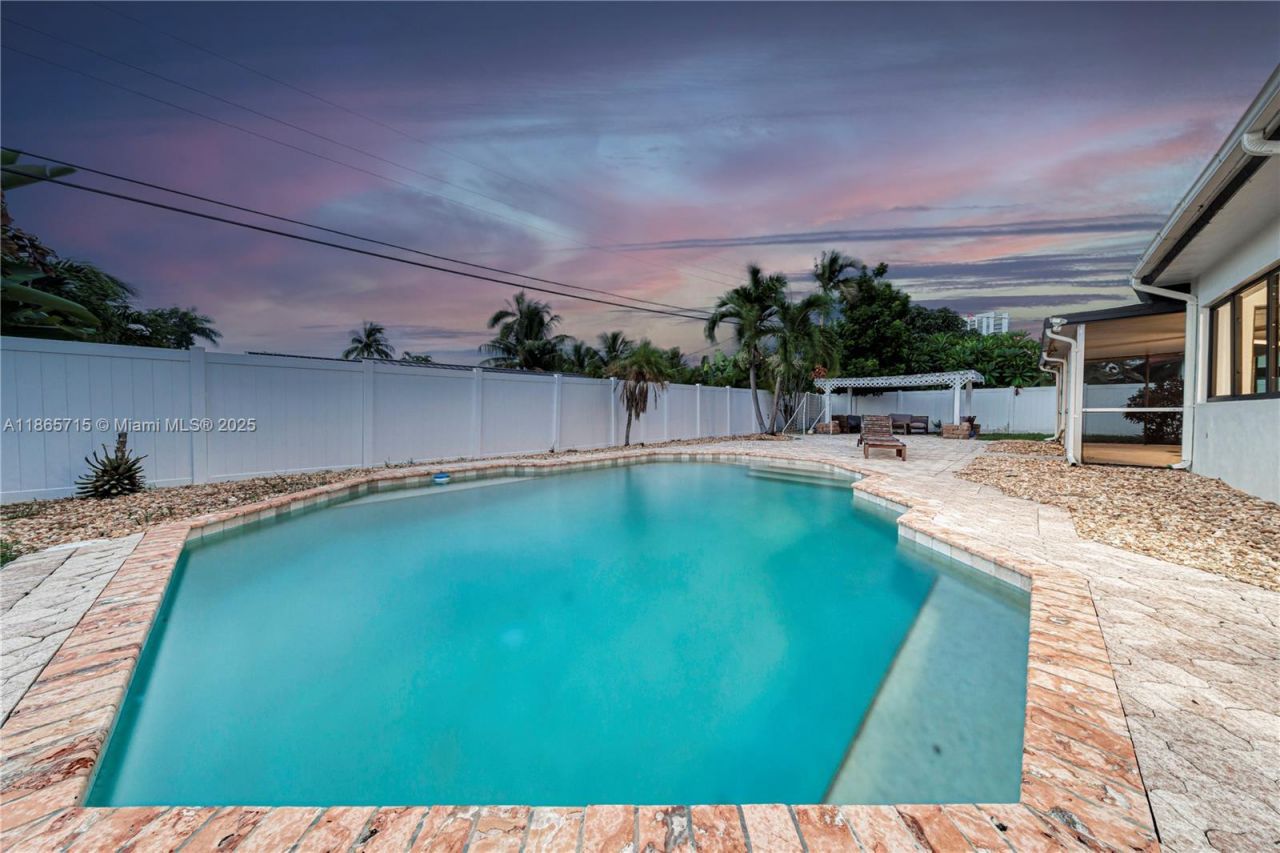 1985 Windward Dr, Lauderdale by the Sea, FL 33062 Photo