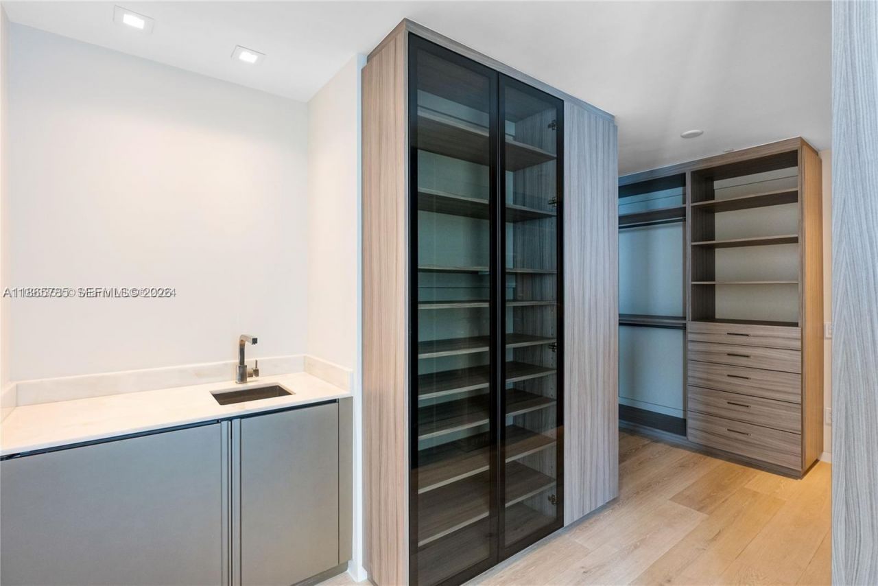 18975 Collins Ave, Unit 4600, Sunny Isles Beach, FL 33160 Photo