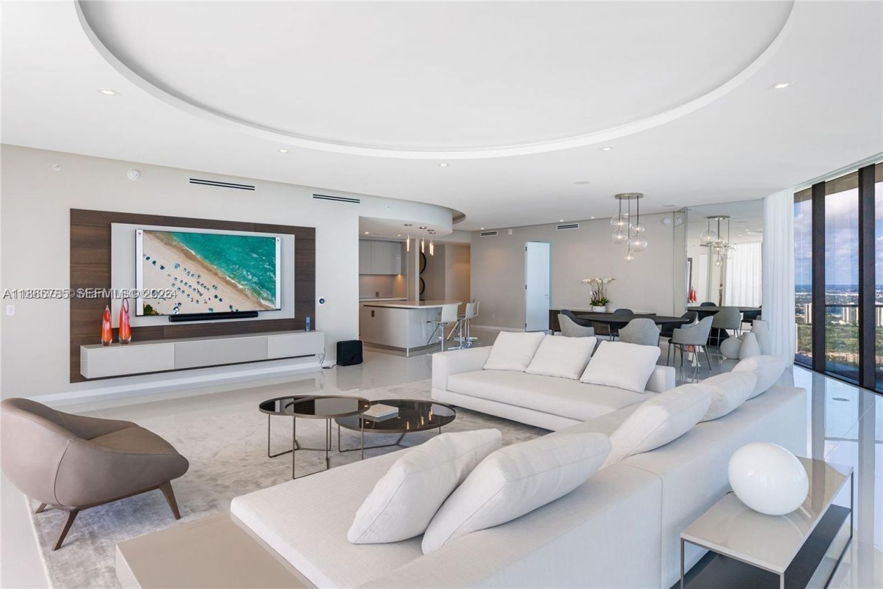 18975 Collins Ave, Unit 4600, Sunny Isles Beach, FL 33160 Photo