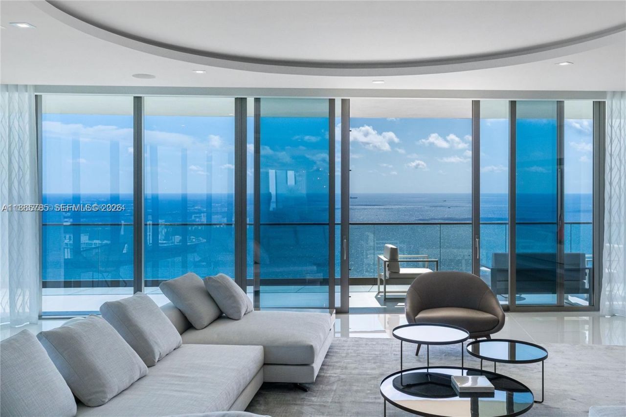 18975 Collins Ave, Unit 4600, Sunny Isles Beach, FL 33160 Photo