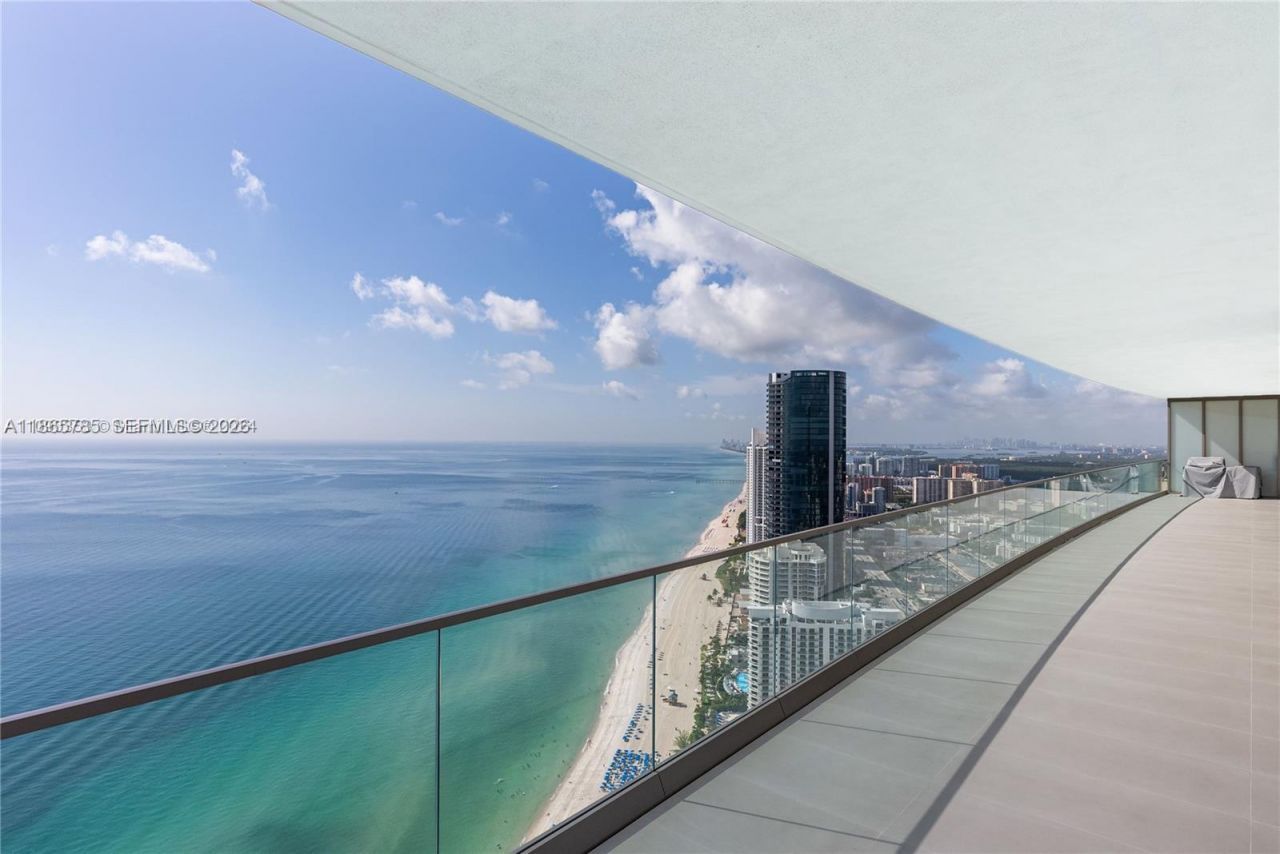 18975 Collins Ave, Unit 4600, Sunny Isles Beach, FL 33160 Photo