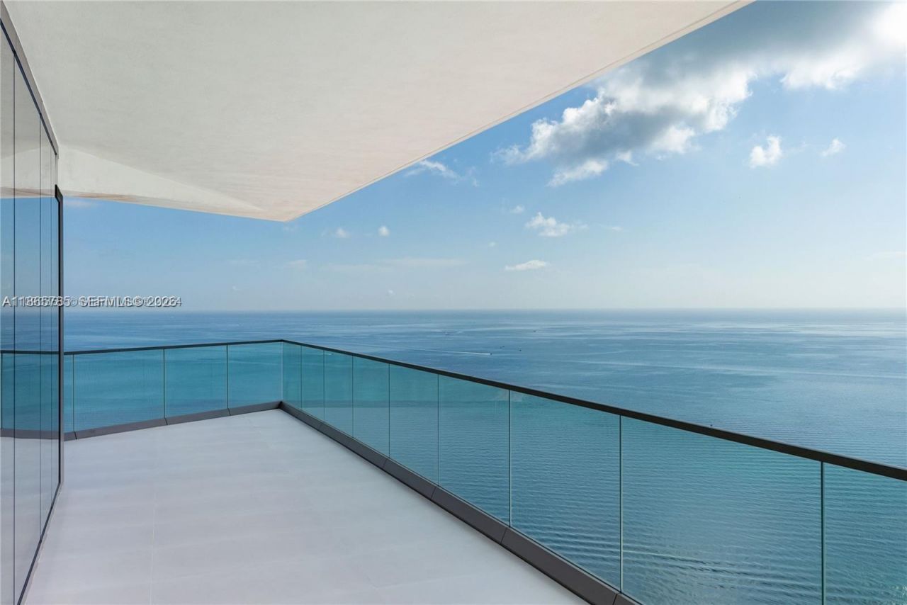 18975 Collins Ave, Unit 4600, Sunny Isles Beach, FL 33160 Photo